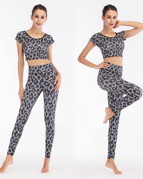 Navel wicking slim yoga sexy sportswear a set for women