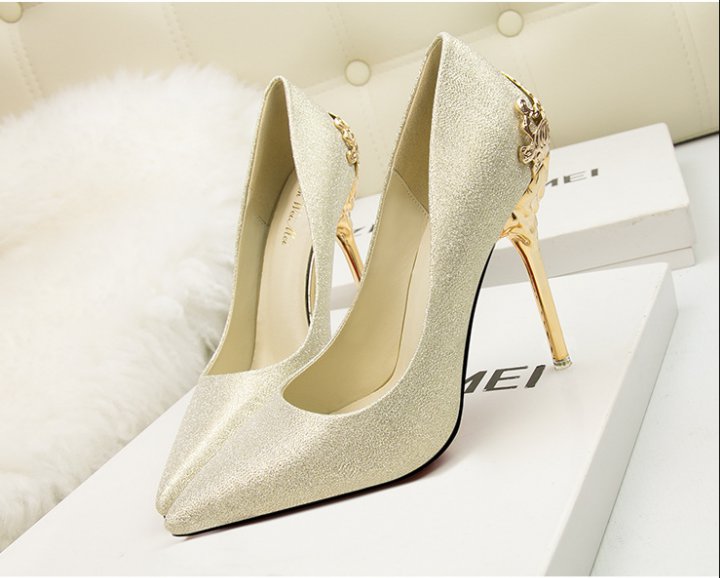 Hollow pointed wedding shoes metal shoes for women