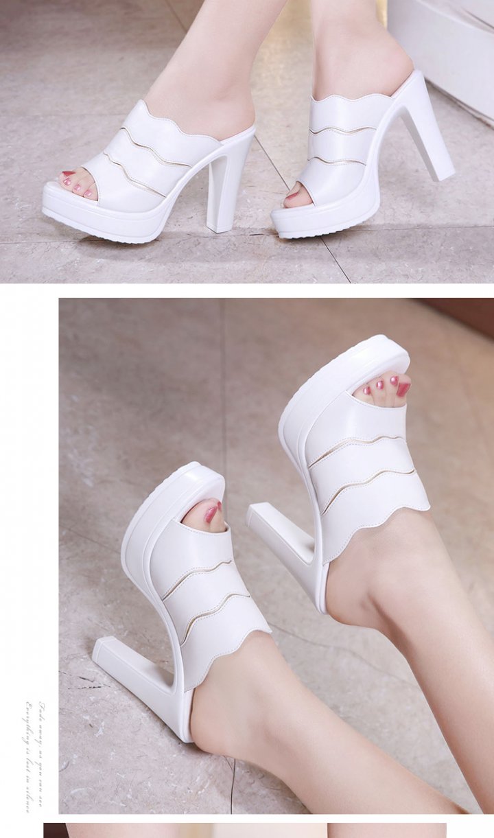 Thick crust platform Korean style slippers for women
