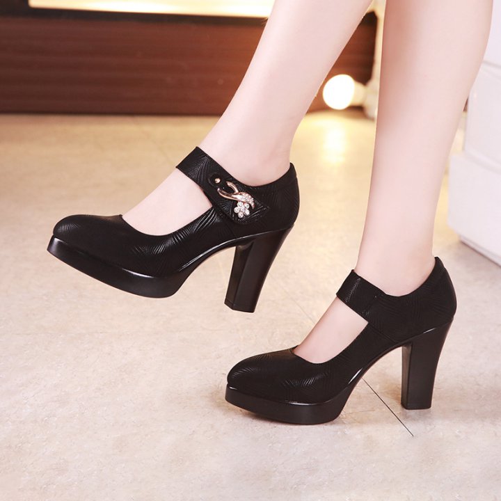 Black thick crust footware catwalk thick shoes for women