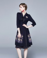 Pinched waist V-neck long embroidery slim dress