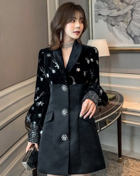 Fashion V-neck puff sleeve embroidery long slim dress