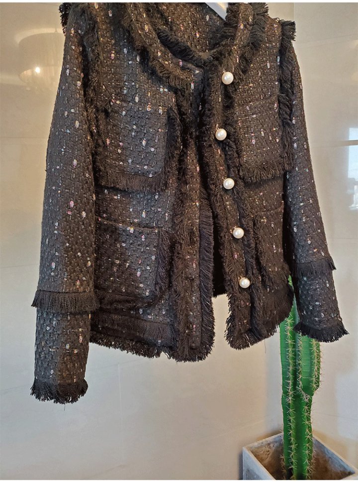 Pearl buckle spring and autumn woolen coat