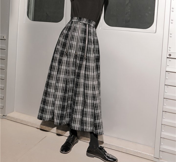 Retro black-white classic plaid decoration short skirt