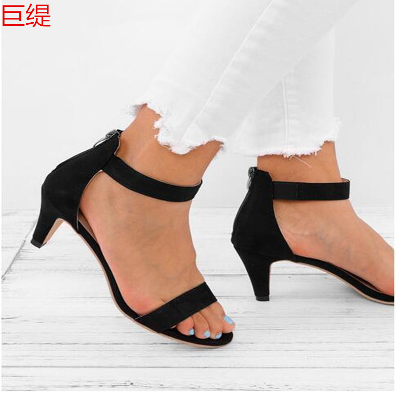Large yard European style sandals for women