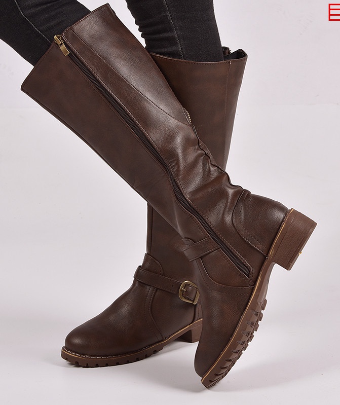 Retro flat European style boots