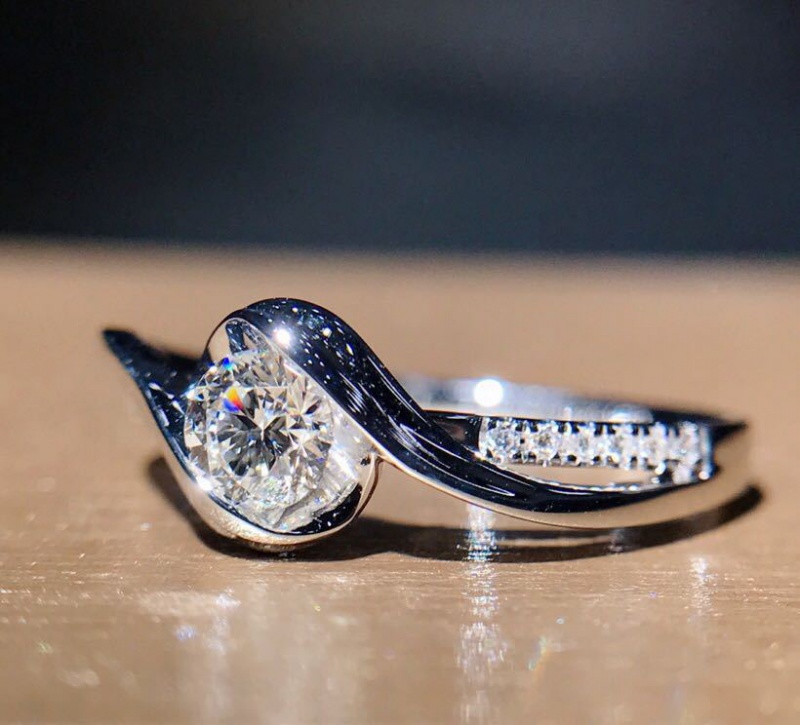 Wedding zircon white European style ring for women