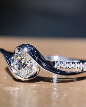 Wedding zircon white European style ring for women