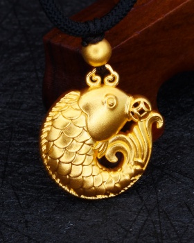 Pendant hollow small goldfish necklace for women