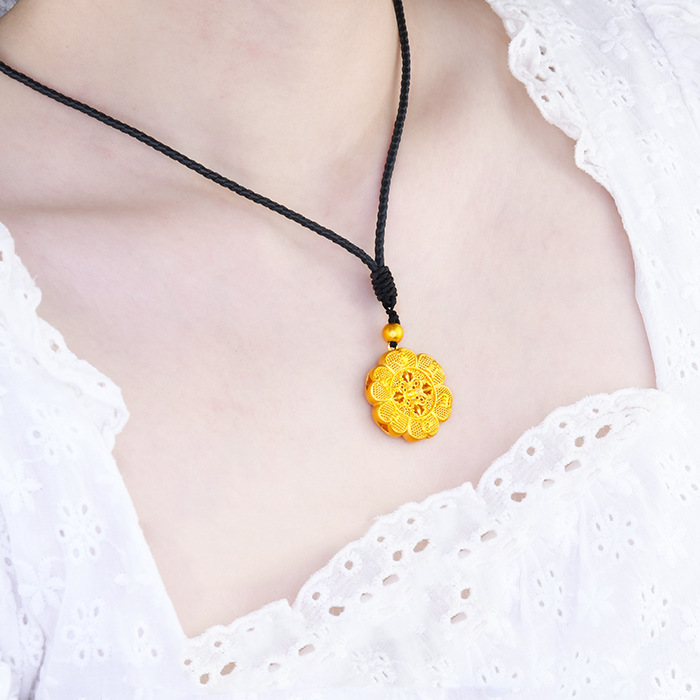 Pendant gold flowers necklace