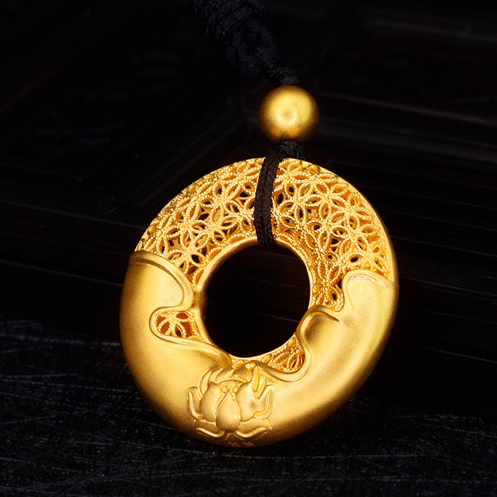 Pendant colors gold hollow necklace for women