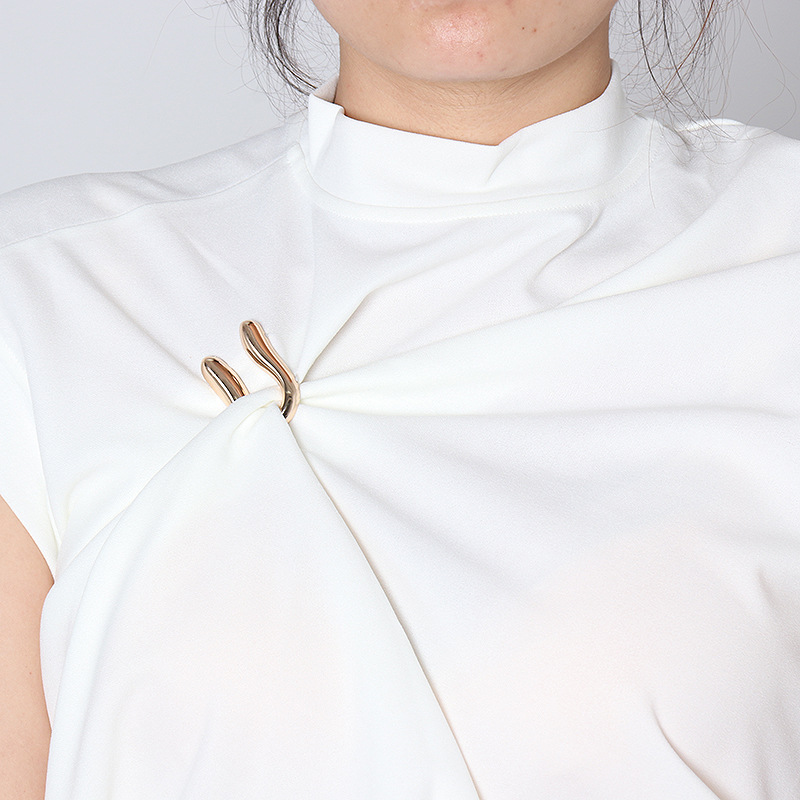 Fold sleeveless brooch all-match T-shirt for women