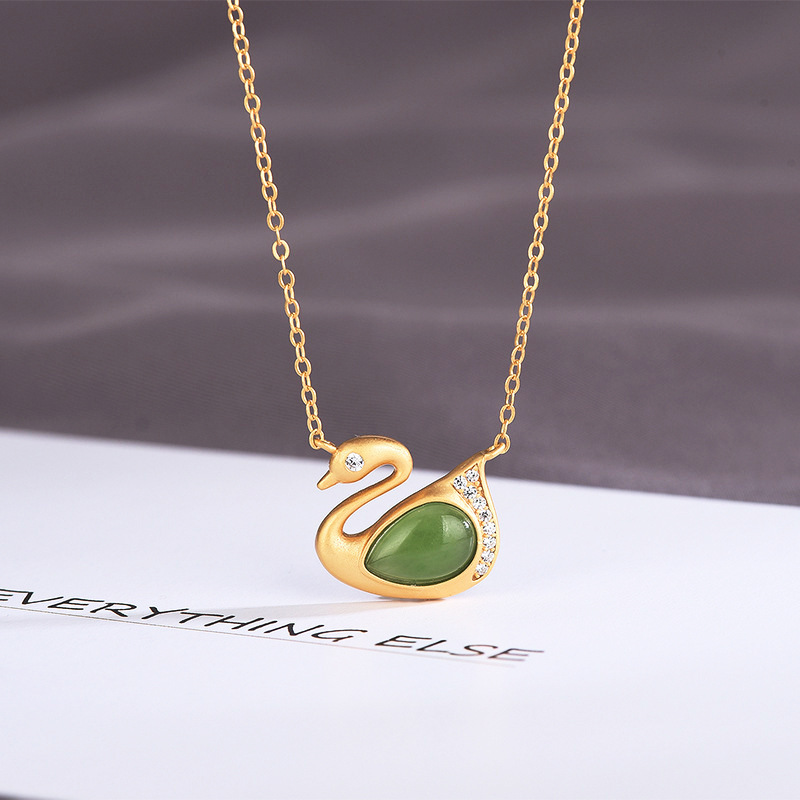 Chain clavicle necklace pendant jade