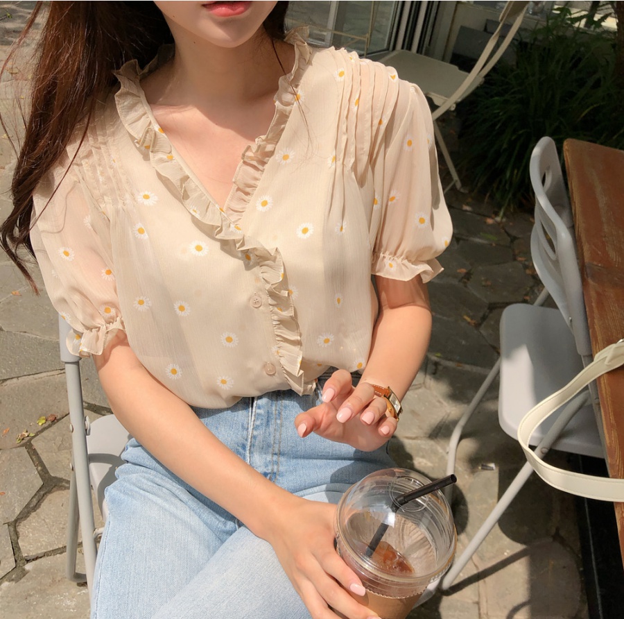 Short sleeve Korean style chiffon daisy wood ear shirt