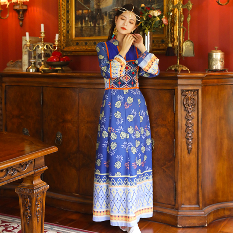 Travel big skirt embroidered autumn long sleeve dress