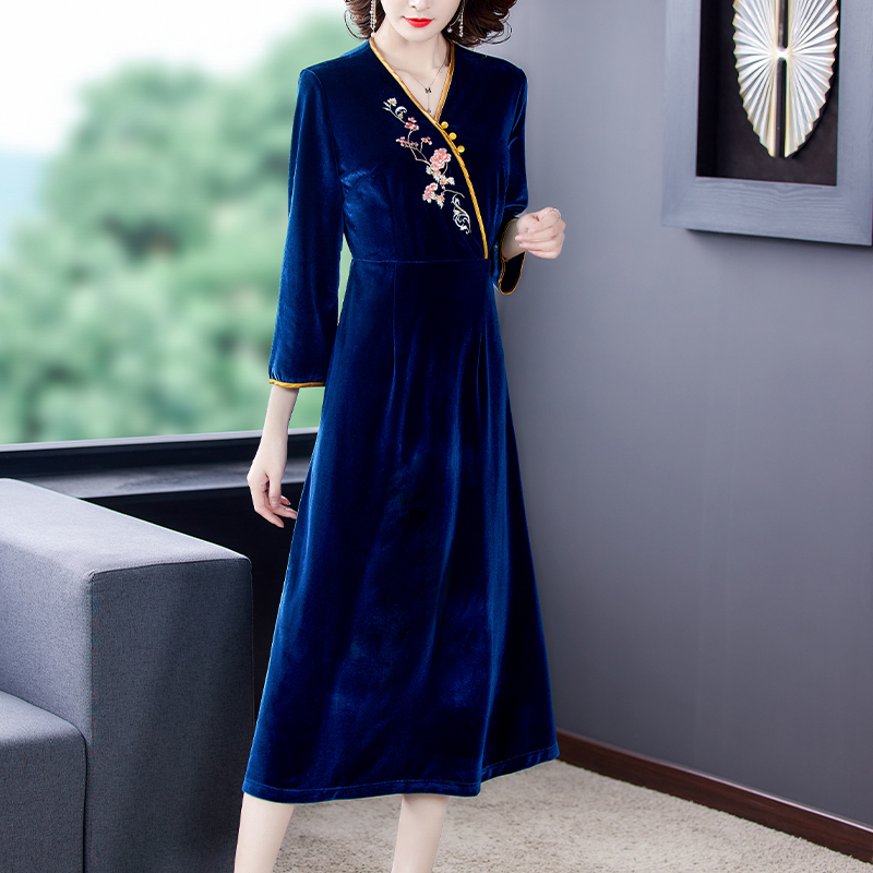 Embroidery autumn and winter slim velvet dress for women