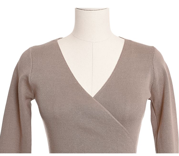 V-neck long light shirts frenum bottoming knitwear sweater