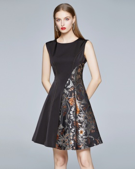 Jacquard stereoscopic sleeveless autumn dress