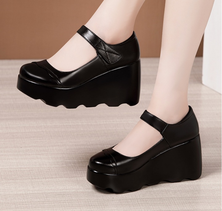 Thick crust low platform large yard leather shoes for women