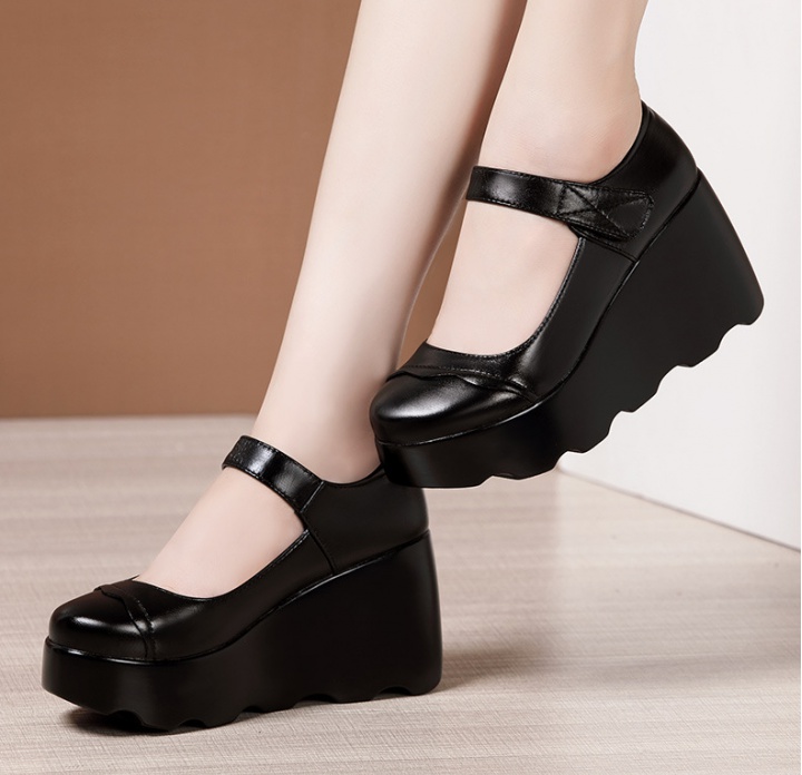 Thick crust low platform large yard leather shoes for women