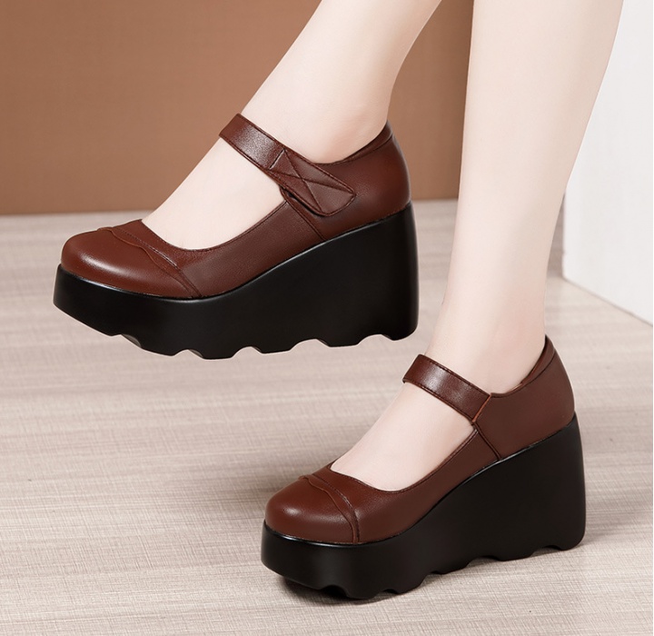 Thick crust low platform large yard leather shoes for women