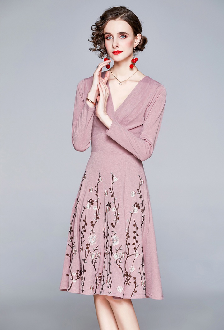 Elegant embroidered autumn European style slim V-neck dress