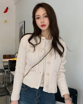 Round neck sweater autumn and winter tops for women