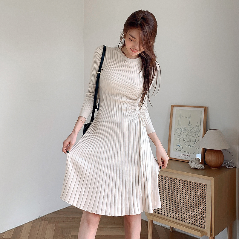 Autumn and winter round neck T-back knitted lotus leaf edges dress