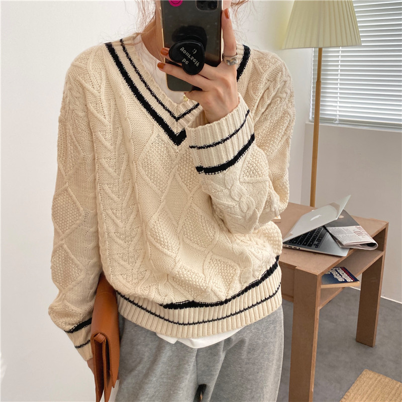 Lazy pullover Korean style V-neck long sleeve sweater