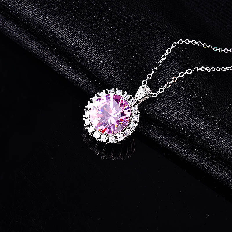 Colorful luxurious diamond pendant necklace