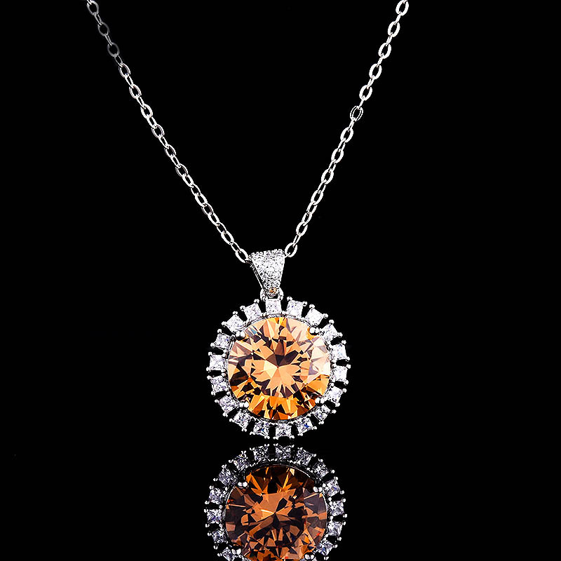 Colorful luxurious diamond pendant necklace