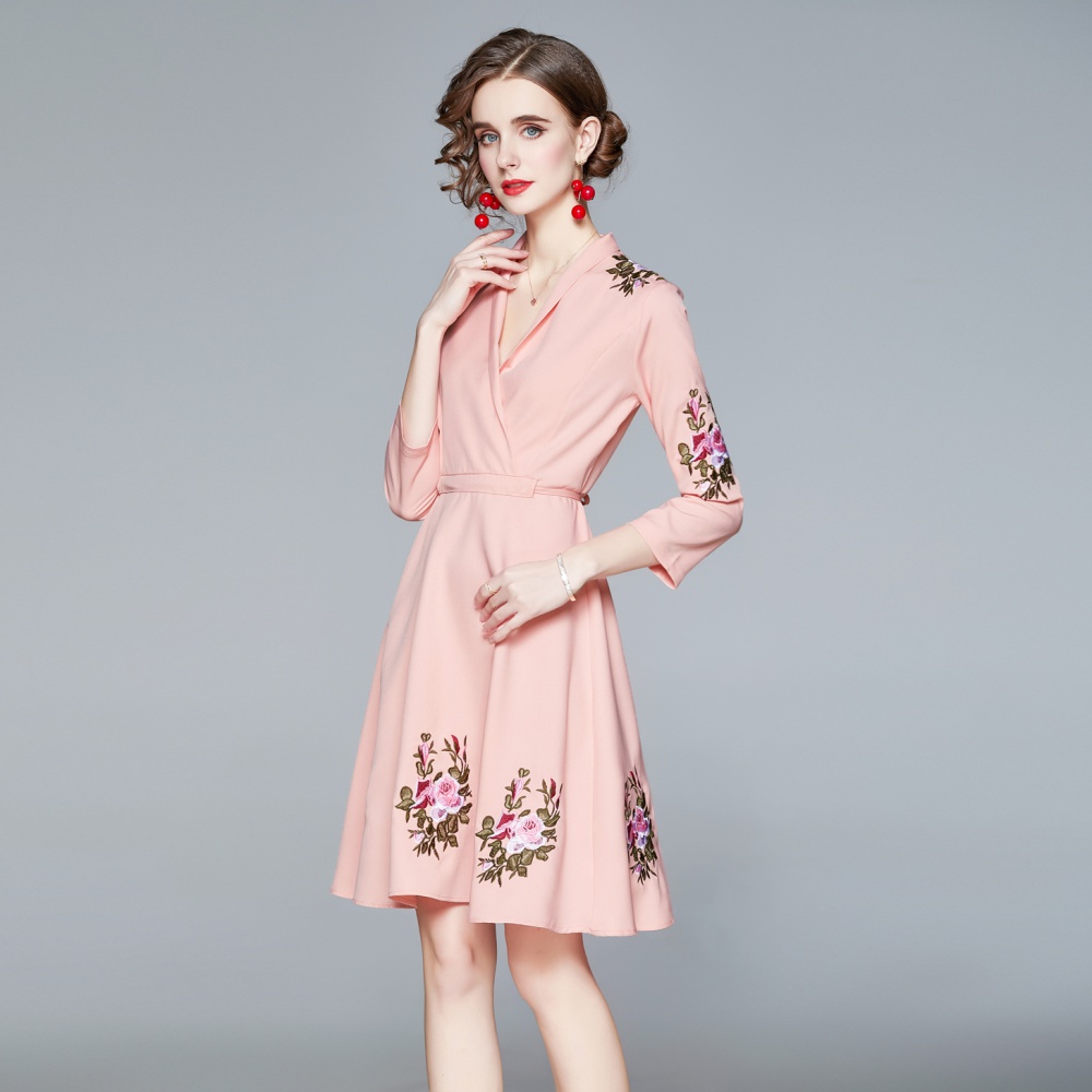 Small high collar embroidery European style slim dress