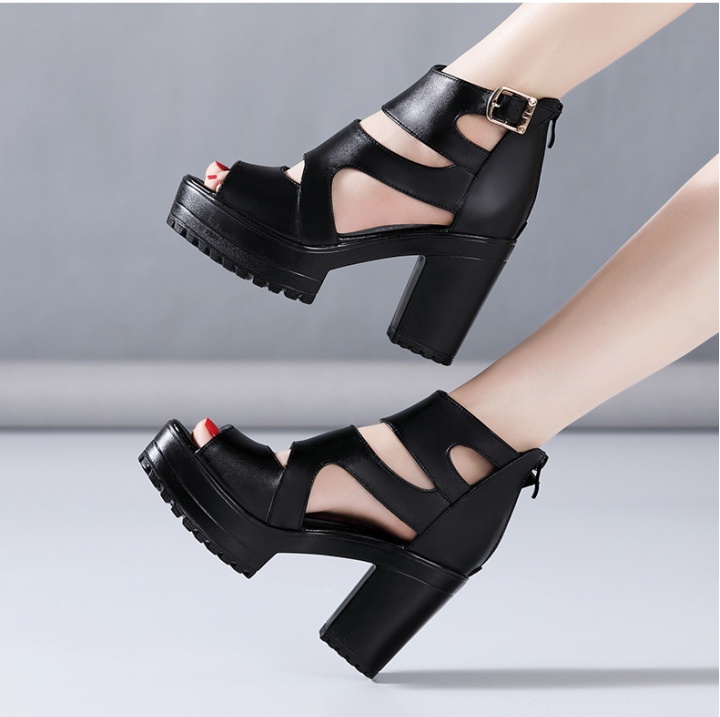 Thick crust fashion platform summer sandals