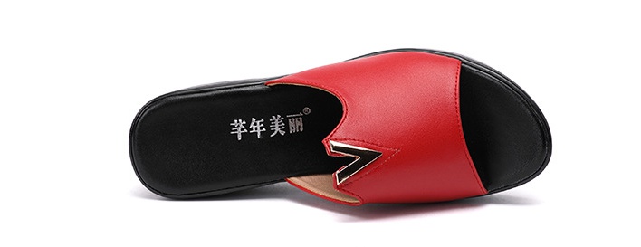 Middle-heel large yard platform fashion slippers for women