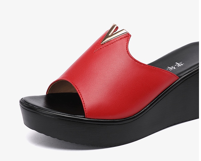 Middle-heel large yard platform fashion slippers for women