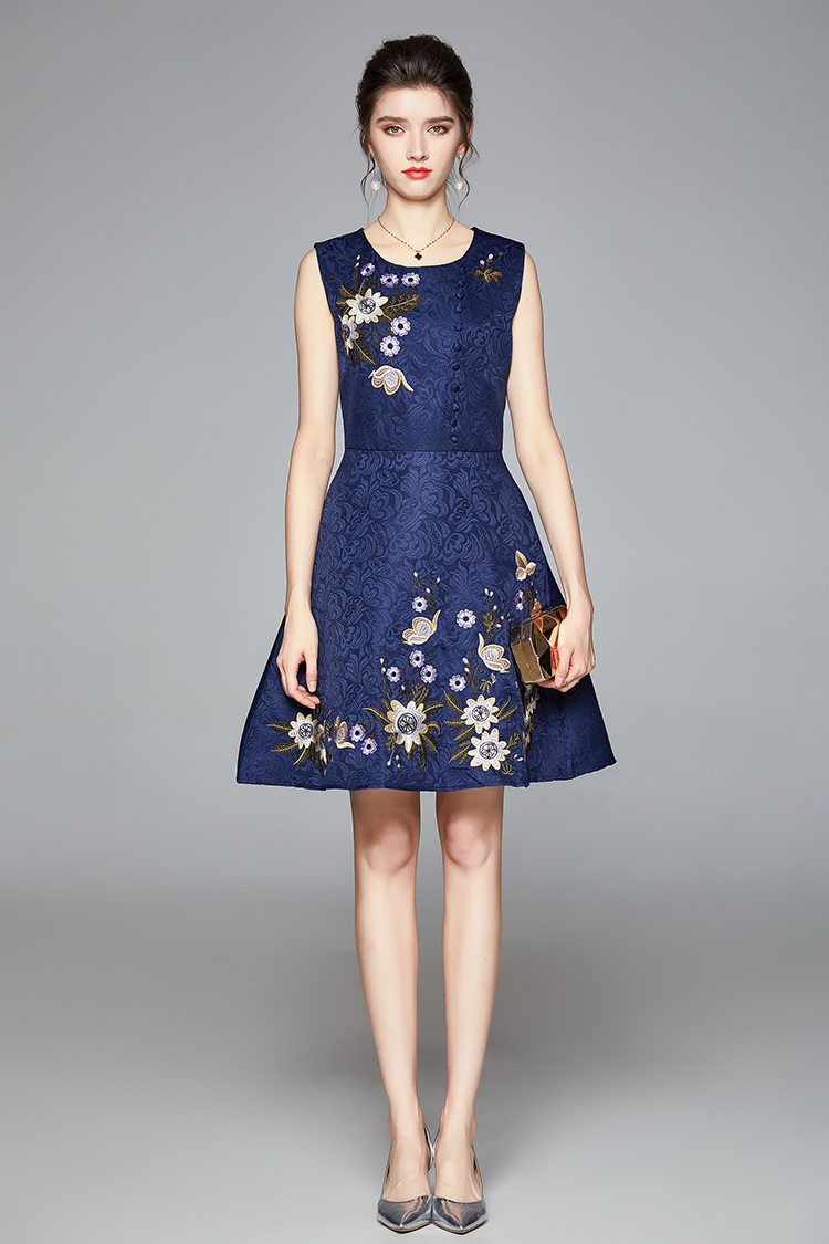 Autumn and winter embroidery jacquard dress