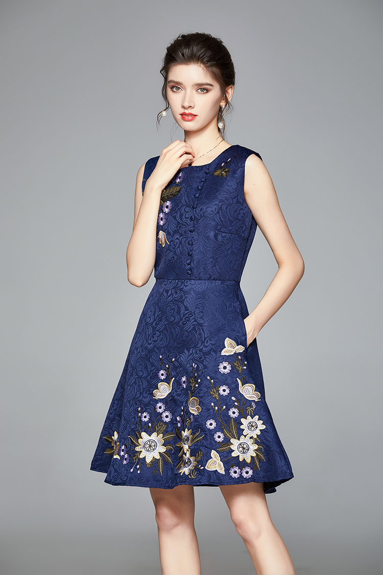 Autumn and winter embroidery jacquard dress