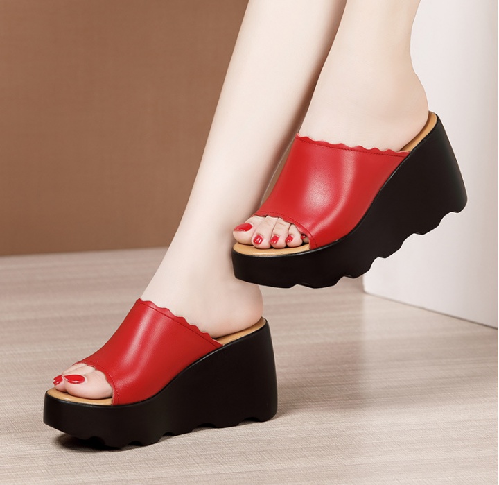 Wears outside thick crust platform fashion slippers for women