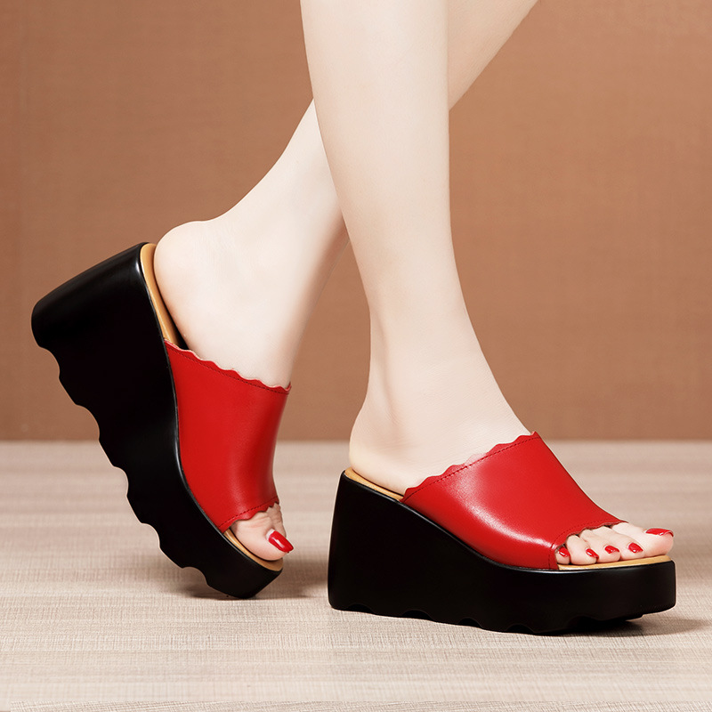 Wears outside thick crust platform fashion slippers for women