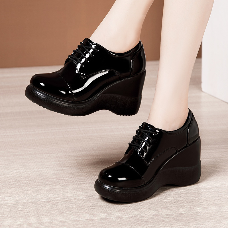 Trifle patent leather platform frenum shoes