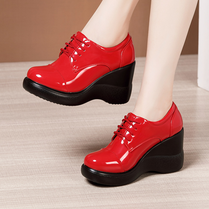 Trifle patent leather platform frenum shoes