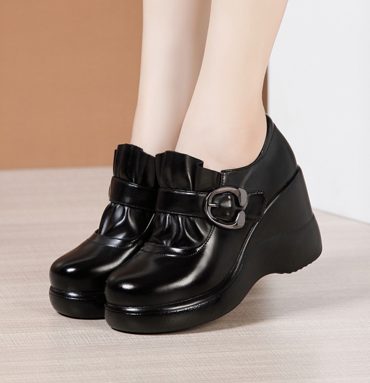 Thick crust platform large yard shoes for women