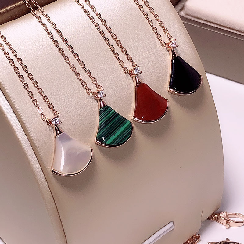 Agate sector skirt pendant antique silver necklace for women