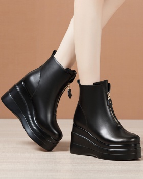 Trifle thick crust platform slipsole short boots for women