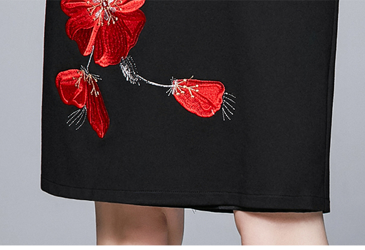 Retro temperament slim winter embroidery dress