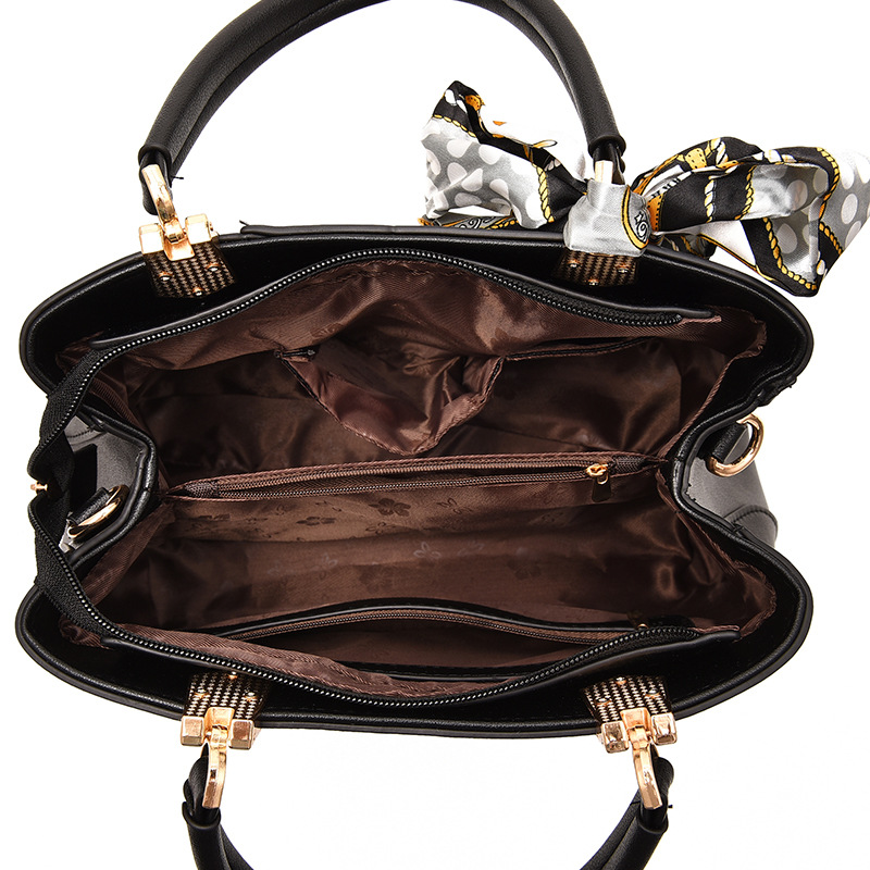 Messenger shoulder bag Casual handbag for women