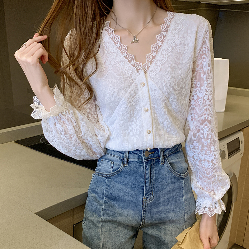 Korean style shirt hook flower bottoming shirt