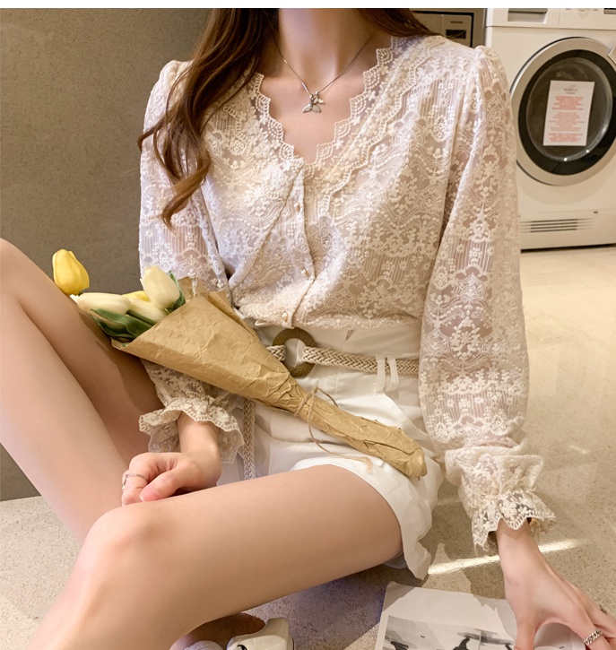 Korean style shirt hook flower bottoming shirt