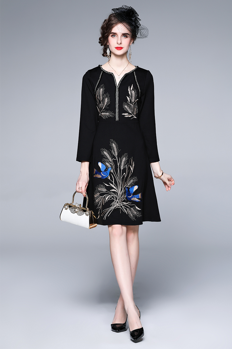 Embroidered fashion spring dress