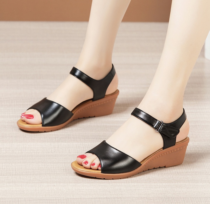 Soft soles large yard cowhide slipsole sandals for women